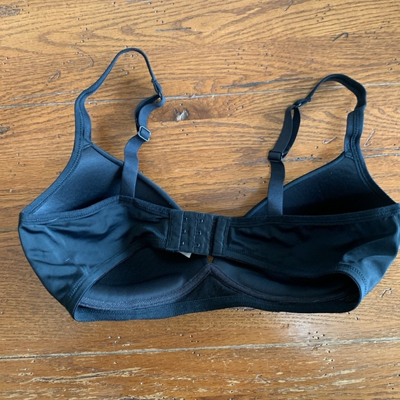 Warner's Women's Blissful Benefits Wireless Lift
T-Shirt Bra Black Size 38C - Picture 2 of 9